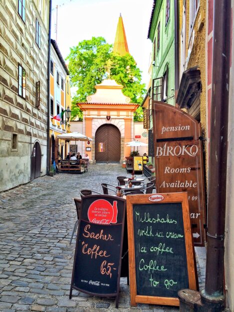 Cesky Krumlov Town : Shops and Cafe